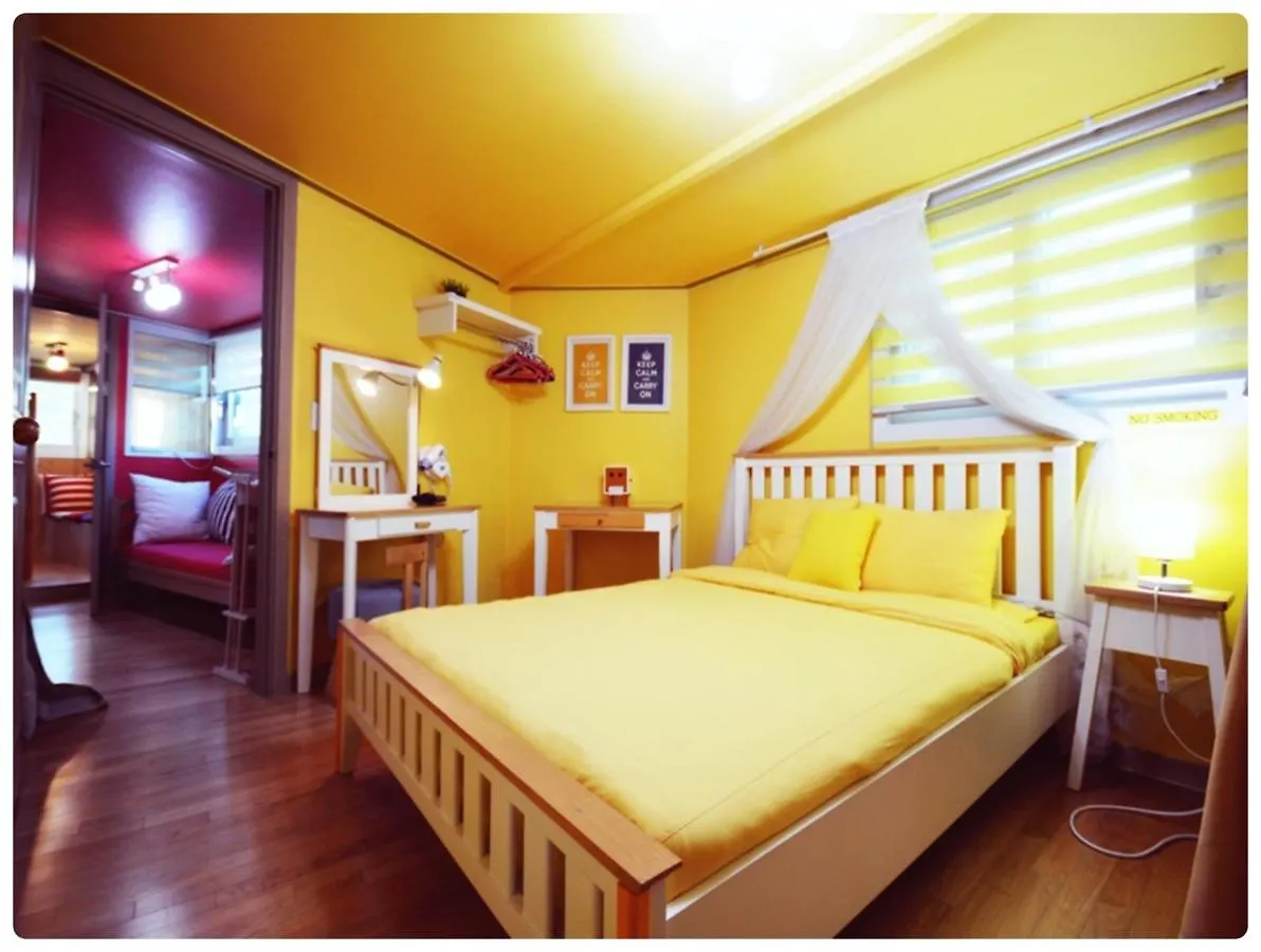Гостевой дом Han River Residence & Guesthouse Сеул