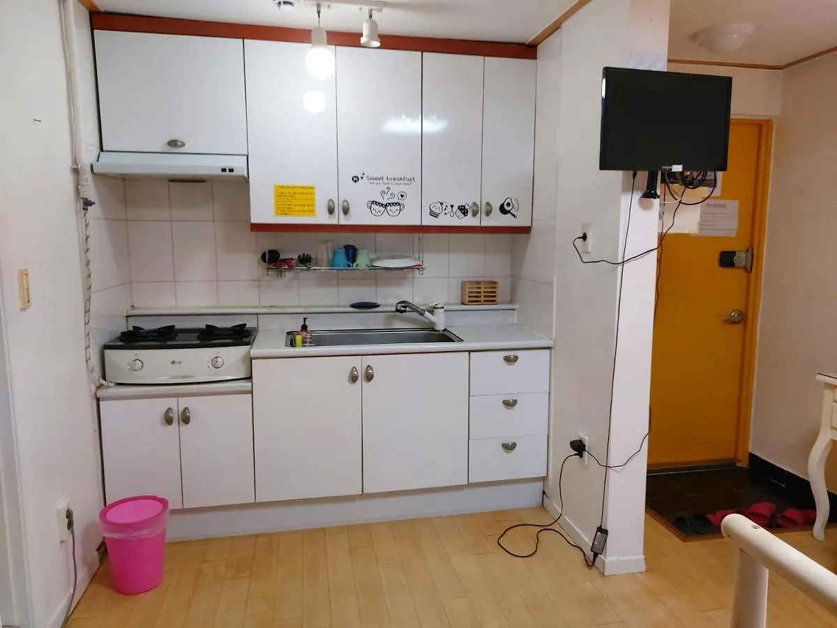 Han River Residence & Guesthouse Сеул Гостевой дом