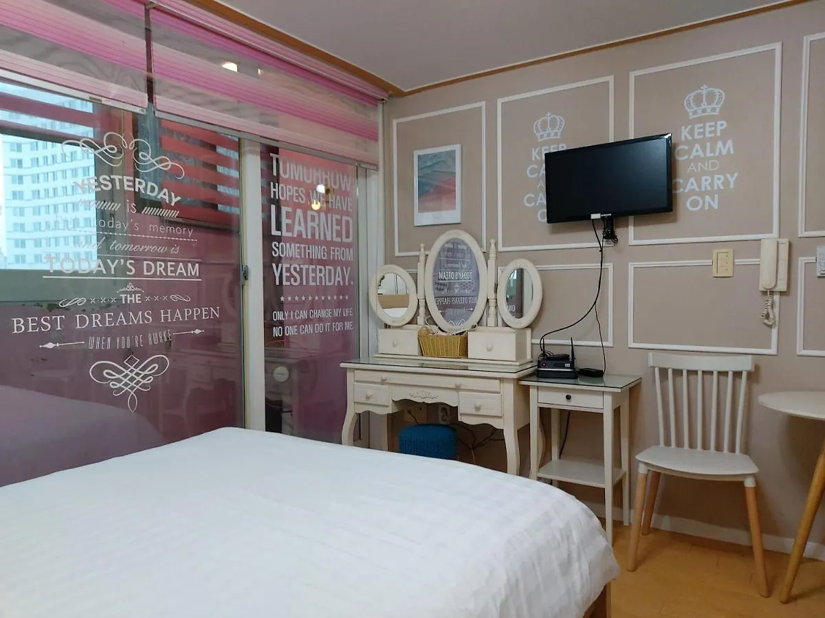 Han River Residence & Guesthouse Сеул Гостевой дом