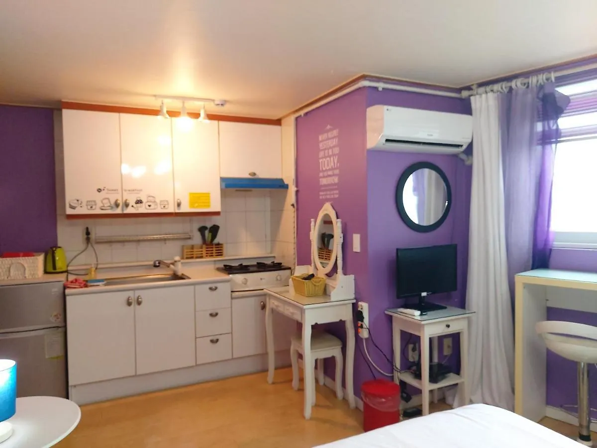 Han River Residence & Guesthouse Сеул 2*,