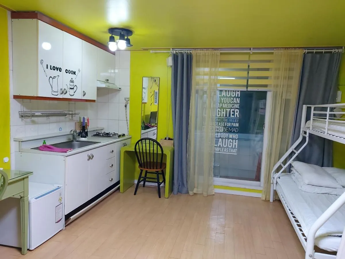 Han River Residence & Guesthouse Сеул 2*,  Южная Корея