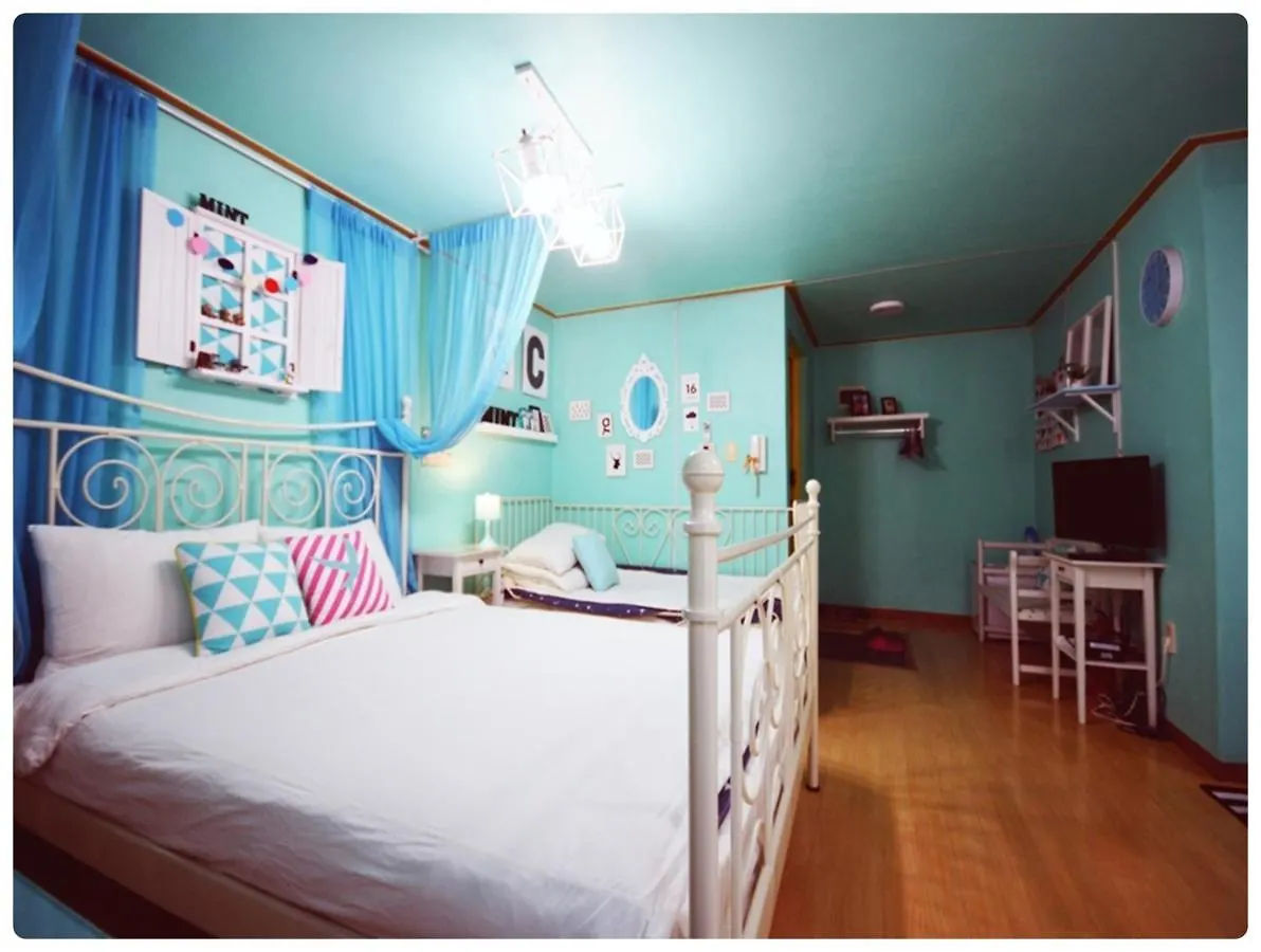 Han River Residence & Guesthouse Seoul 2*,  South Korea