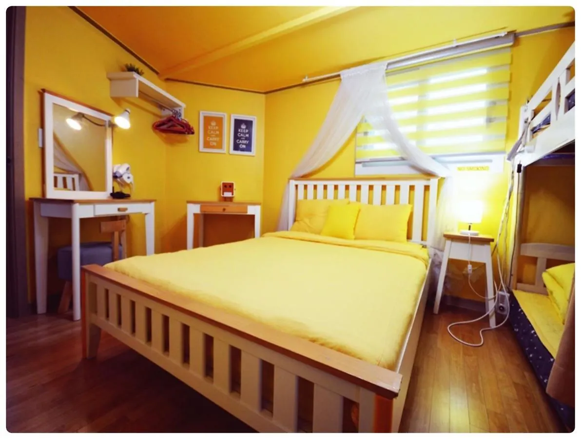 Han River Residence & Guesthouse Seoul 2*,  South Korea
